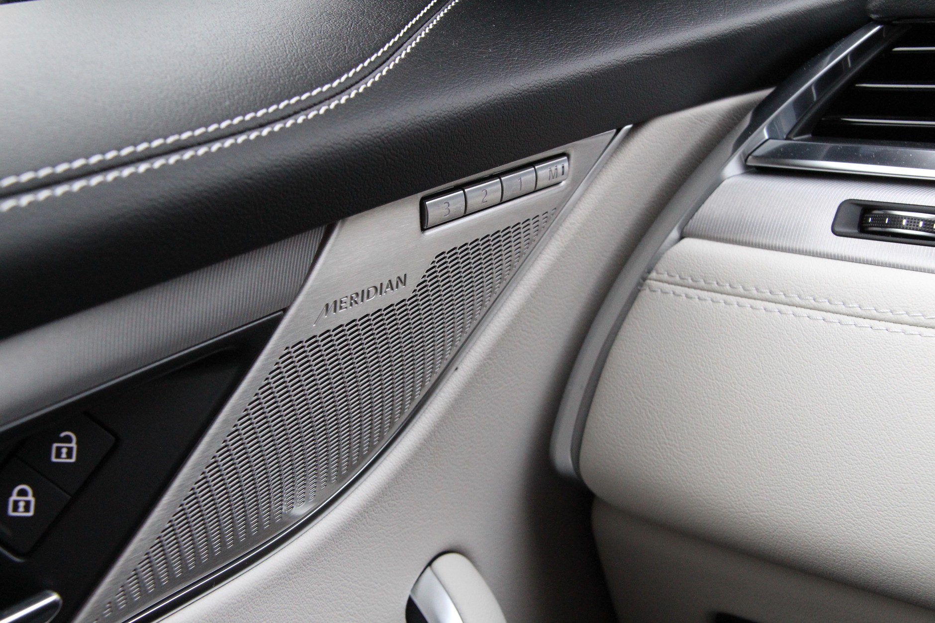 Jaguar F-Pace 2.0D R-Dynamic SE