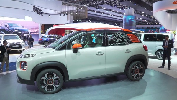 Citroen podczas salonu samochodowego we Frankfurcie