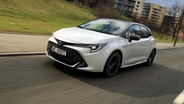 Toyota Corolla 2.0 Hybrid 184 KM GR Sport