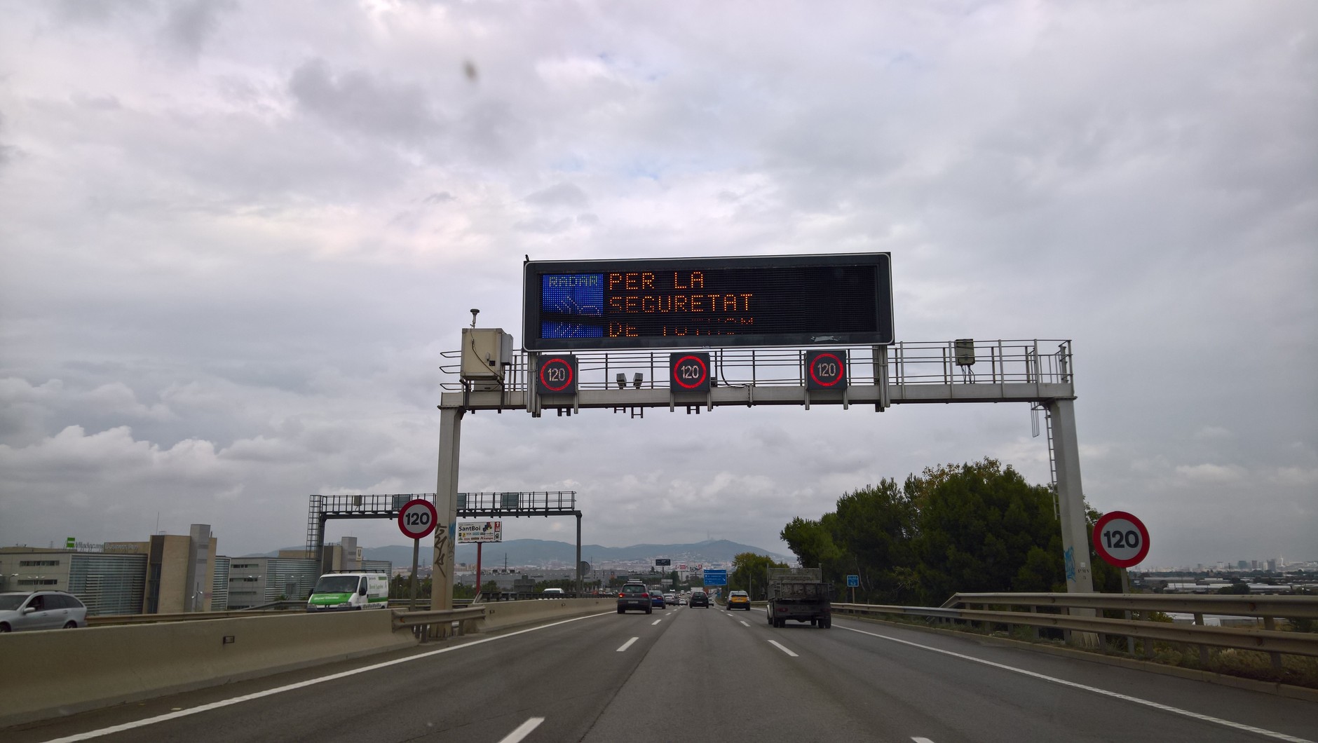 Limity prędkości na autostradzie