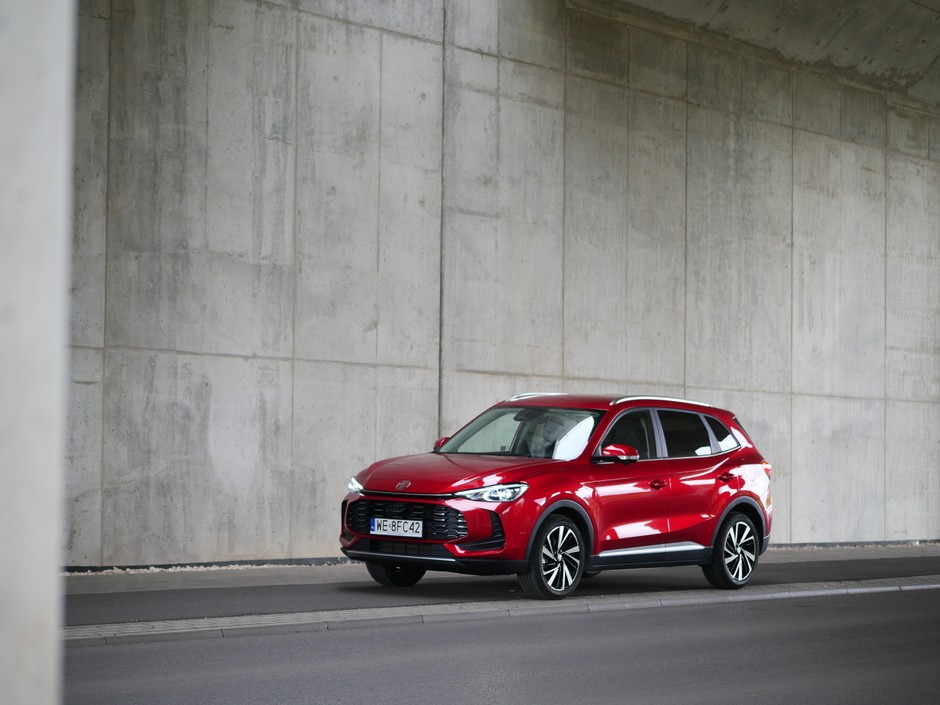 MG ZS Hybrid +