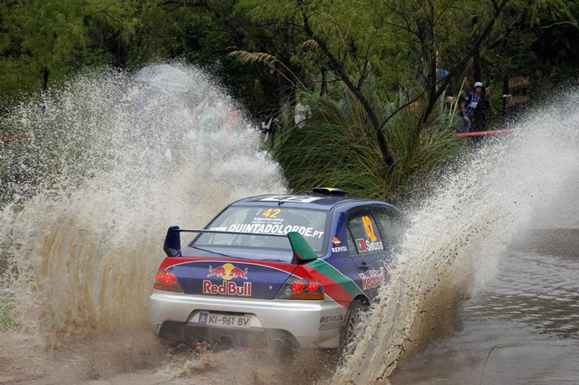 Rajd Argentyny 2008: Loeb zdecydowanym liderem (I. etap)