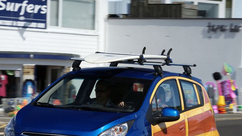 Chevrolet Spark w drewnie