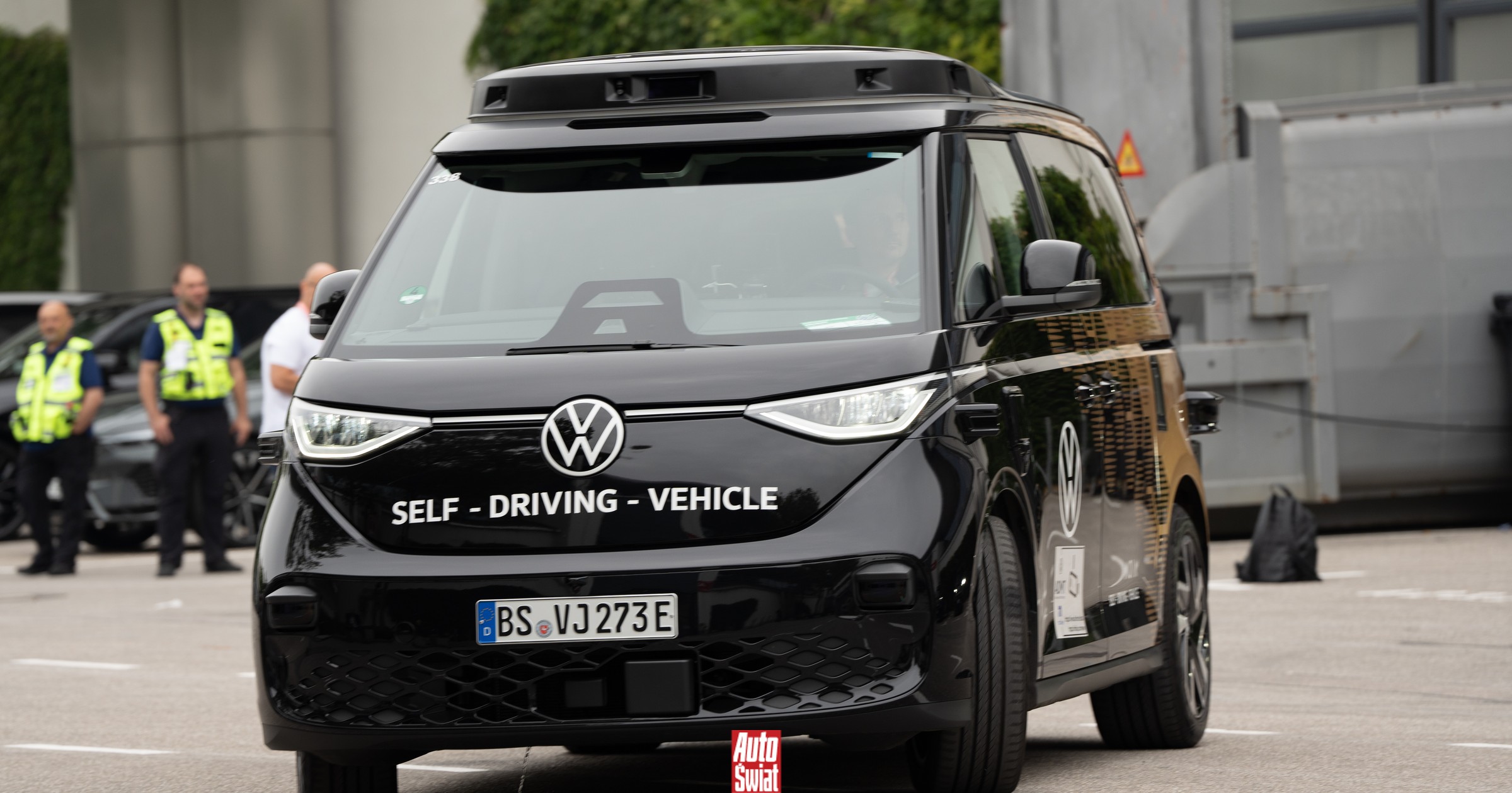 Jeździłem autonomicznym VW ID. Buzz po Monachium. Niemieccy urzędnicy zepsuli mi zabawę