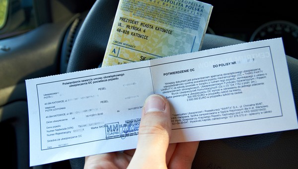Polisa OC sama się odnowi? Nie zawsze, a kary są potężne