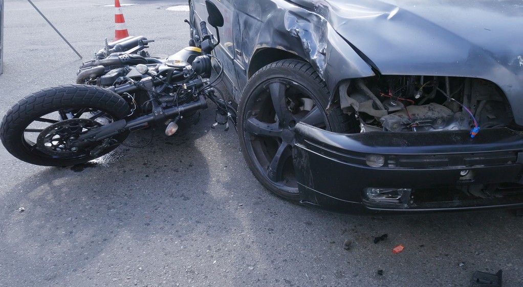 Wypadek z udziałem motocyklisty