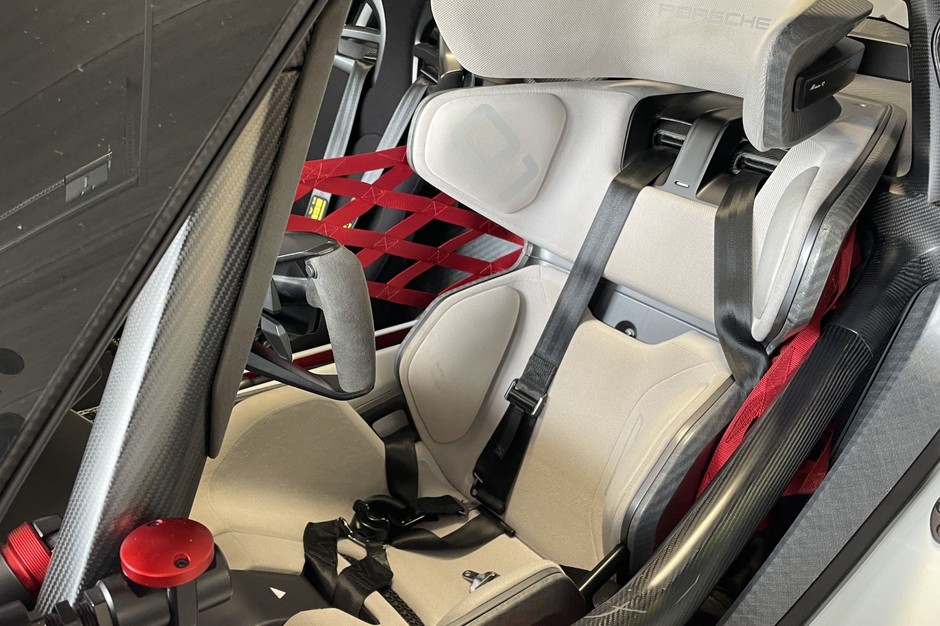 Porsche Mission R