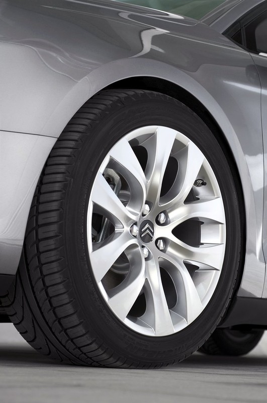 Citroën: nowy C5 - urzekający styl, dynamizm, prestiż i jakość (szczegóły)