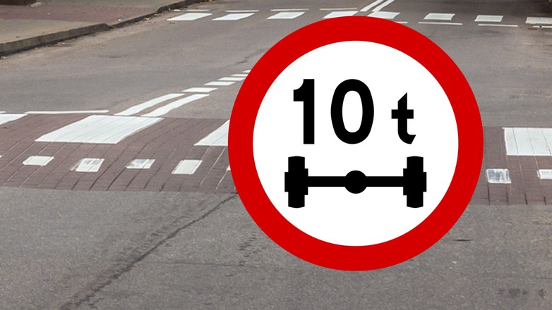 Znak B-19 oznacza zakaz wjazdu pojazdów o dużym nacisku osi