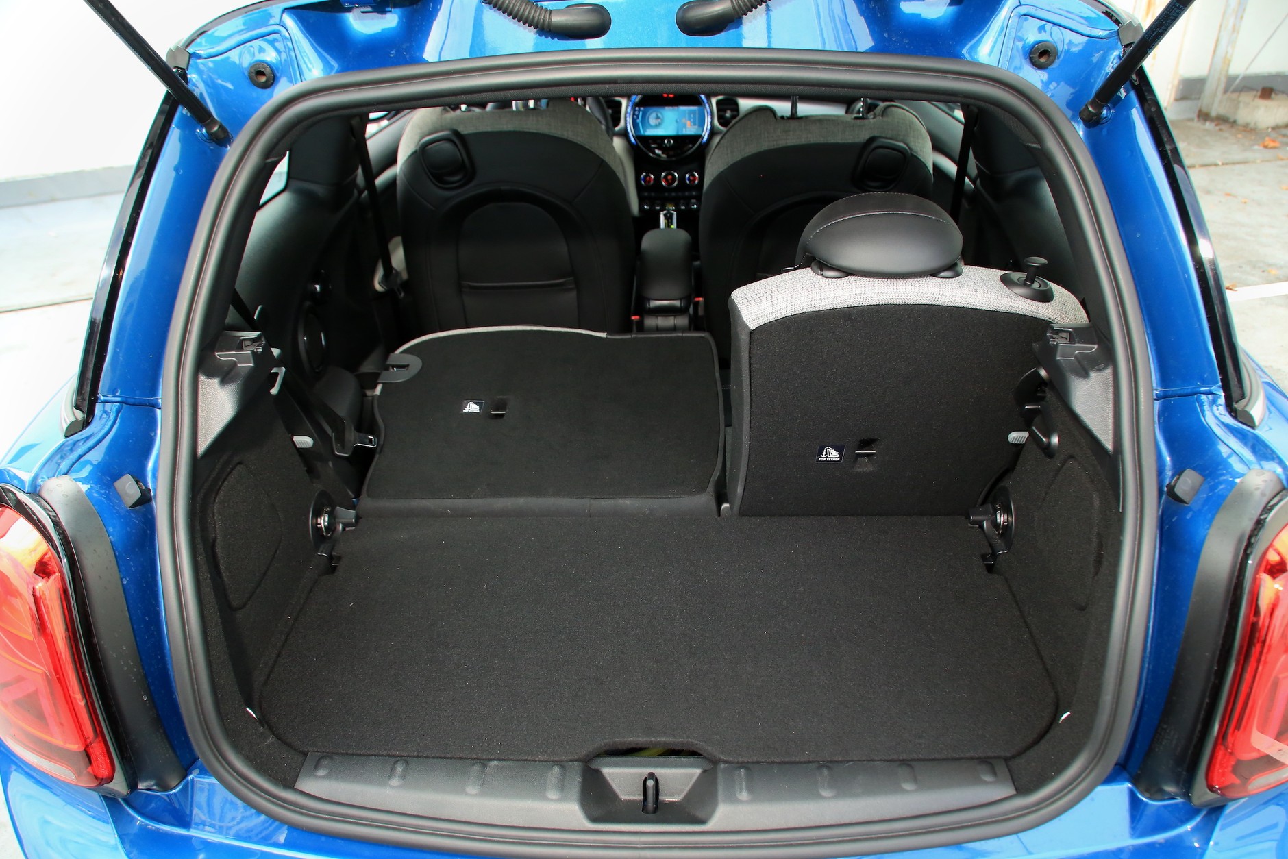 MINI Cooper SE (2021 r., lifting)