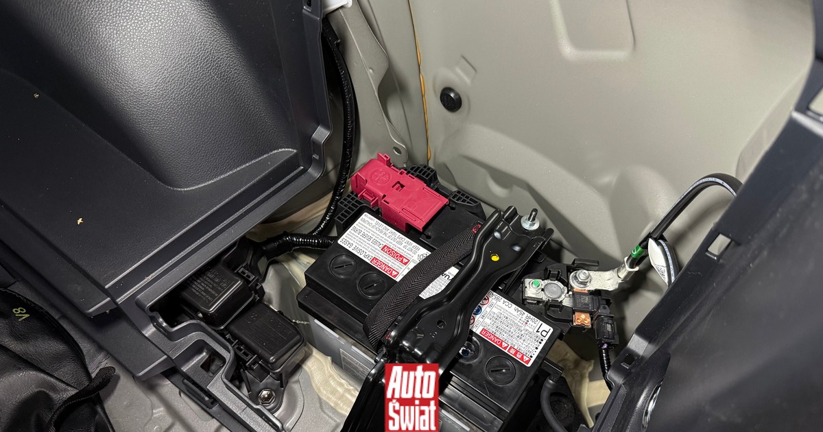 Letnie problemy z akumulatorem: kilka dni wystarczy, by silnik nie odpalił