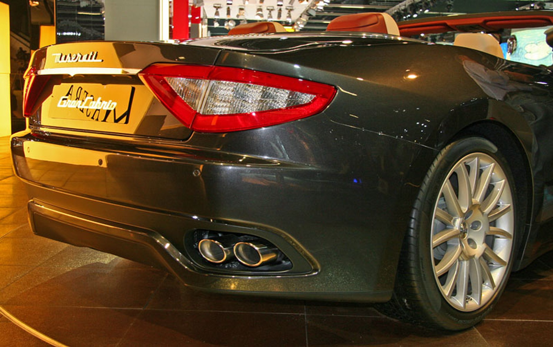 IAA Frankfurt 2009: Maserati GranCabrio czyli GranTurismo bez dachu