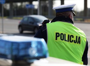 Policjanci już stoją i wypatrują. Ostatni dzień wielkiej akcji. Na celowniku konkretna grupa