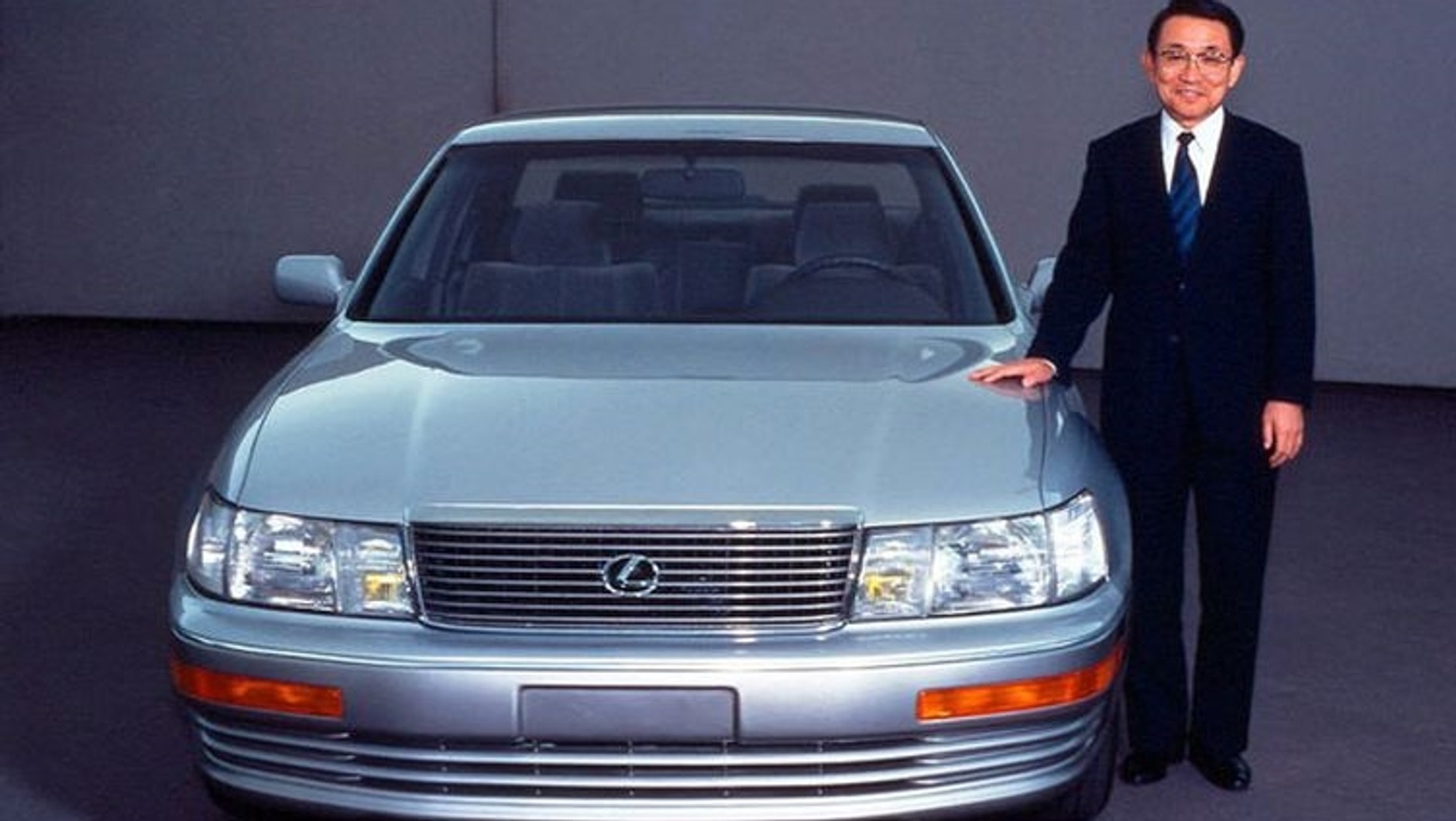 Lexus LS 400 (pierwsza generacja; 1989-1994) i jego główny konstruktor Ichiro Suzuki