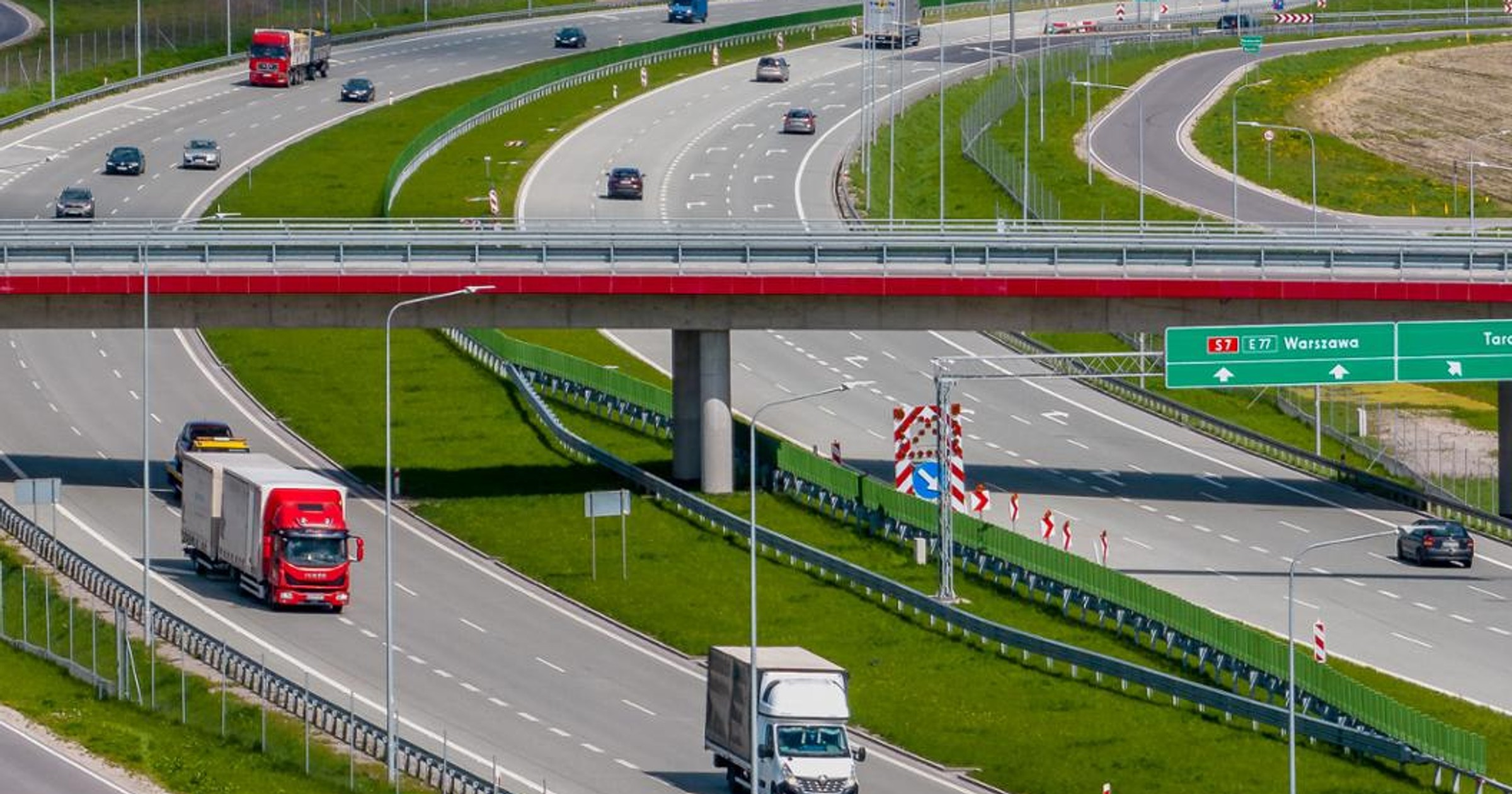 29-kilometrowy fragment drogi S7 na południe od Warszawy gotowy — kierowcy mogą już korzystać z węzła Tarczyn Północ