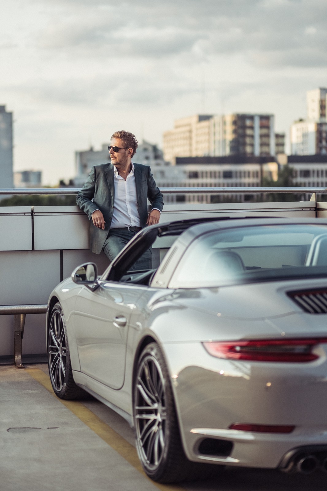 Wojciech Modest Amaro przesiada się do Porsche 911 Targa