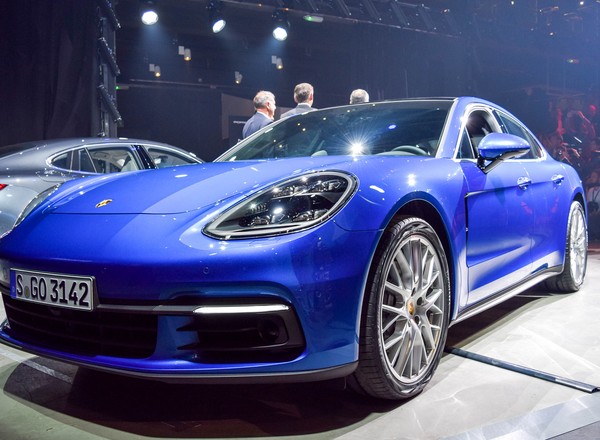 Nowe Porsche Panamera - mamy pierwsze zdjęcia auta!