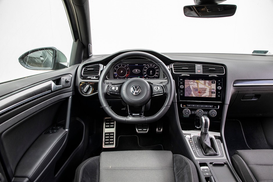 Golf Variant R