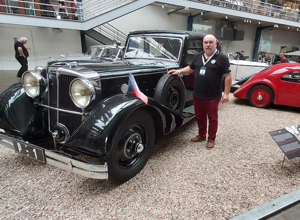 Pojechałem Mercedesem SL 500 R129 do Pragi. Świętowałem 60-lecie czeskiego klubu
