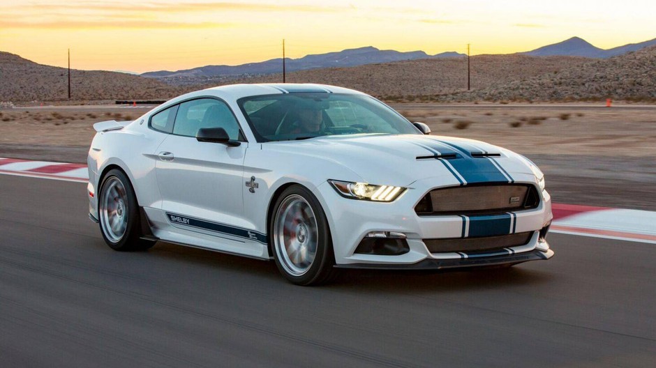 Super Snake Mustang na 50. urodziny