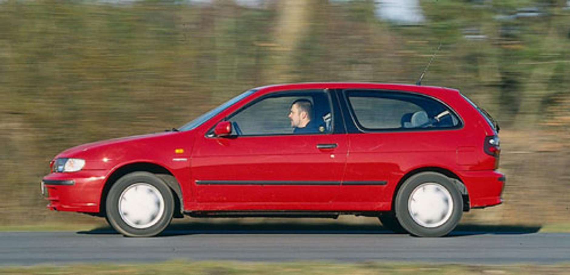 Nissan Almera - Kompakt z ukrytymi zaletami