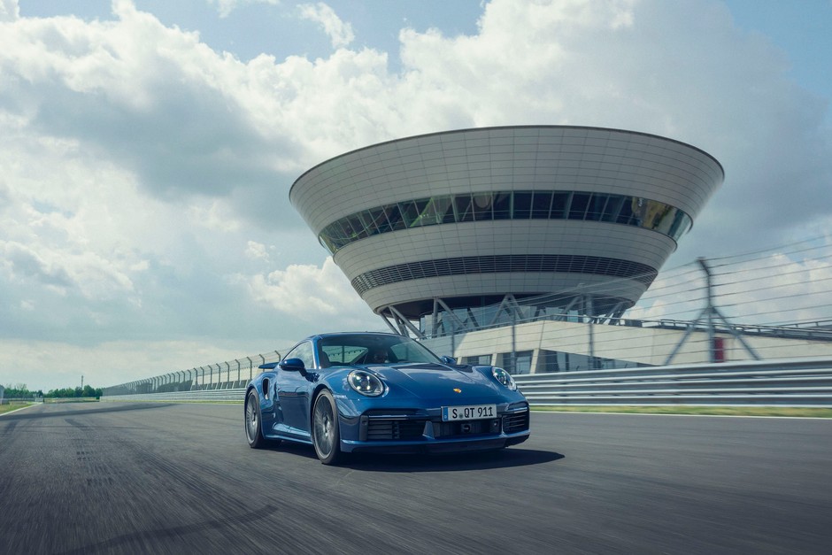 Porsche 911 Turbo (992)