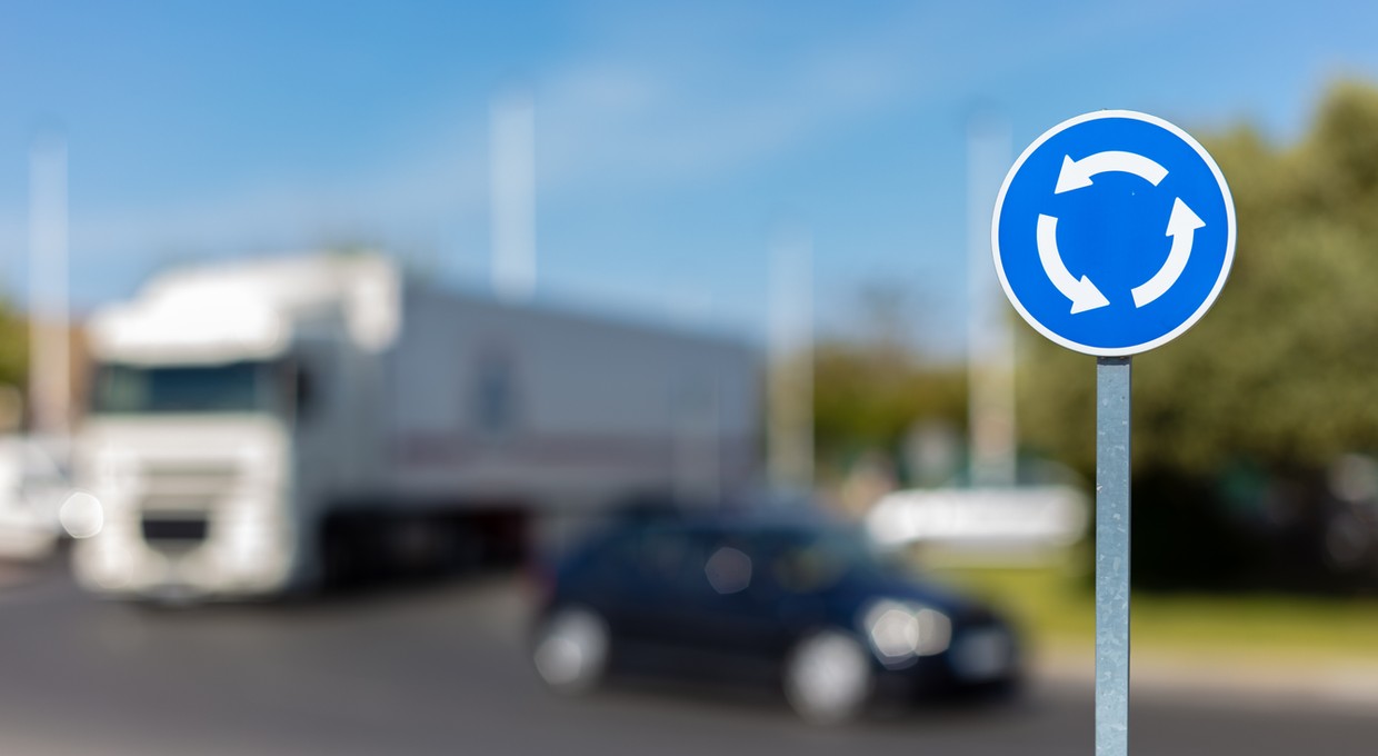 Sąd zdecydował w sprawie lewego kierunkowskazu na rondzie. Będą kontrowersje