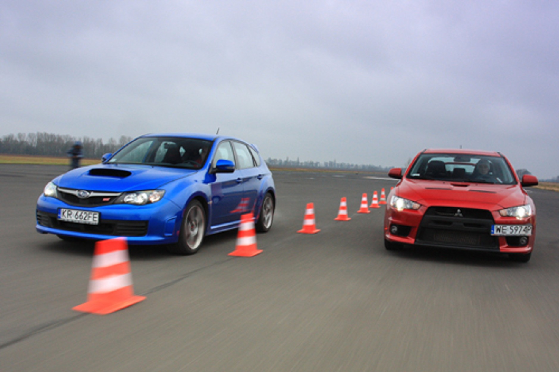 Subaru Impreza WRX STI kontra Mitsubishi Lancer EVO X - Szybkie, ale czy wściekłe?