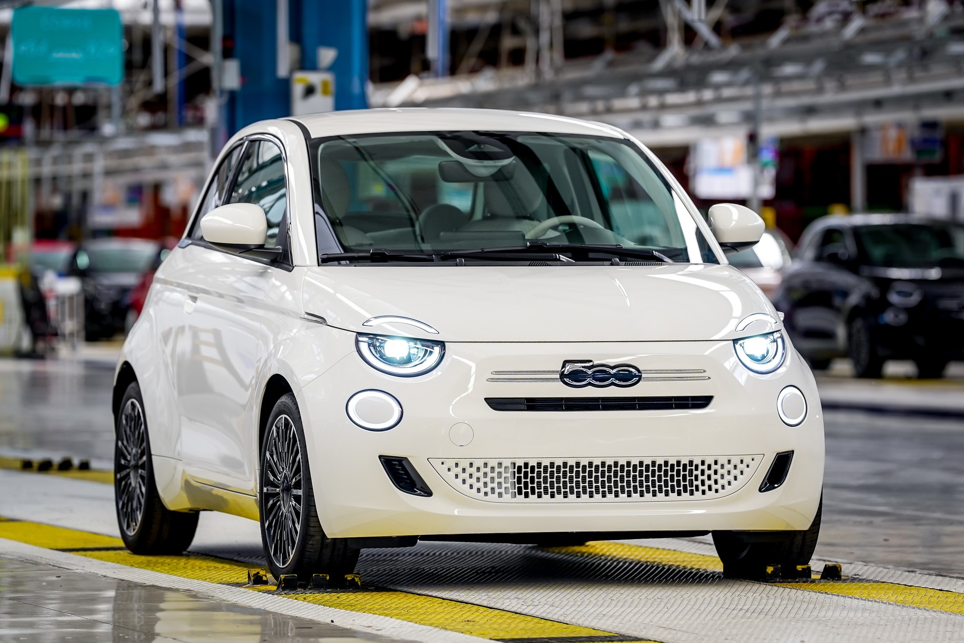 Fiat 500 Hybrid 2025