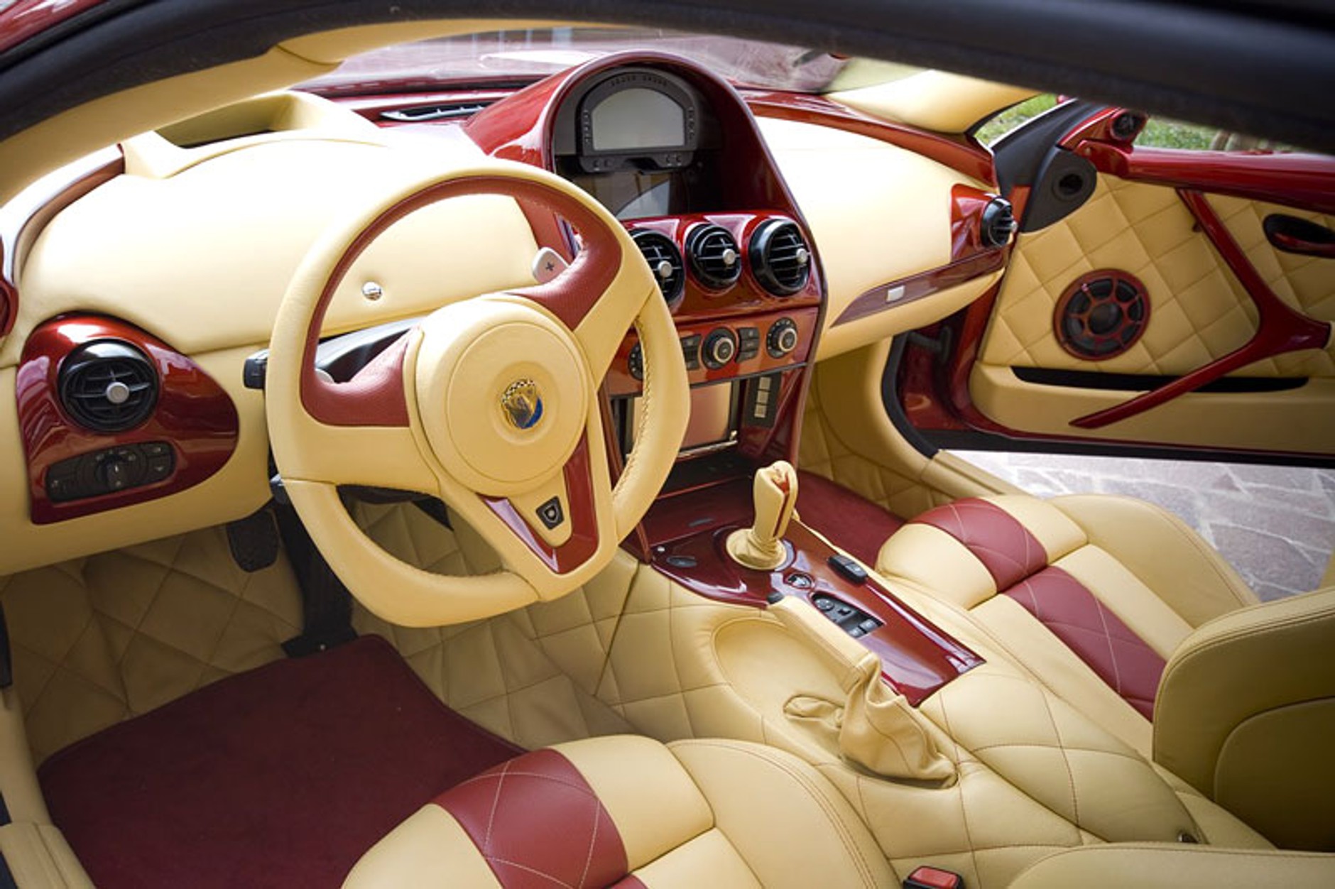 Faralli &amp; Mazzanti Vulca S – debiut luksusowego coupe