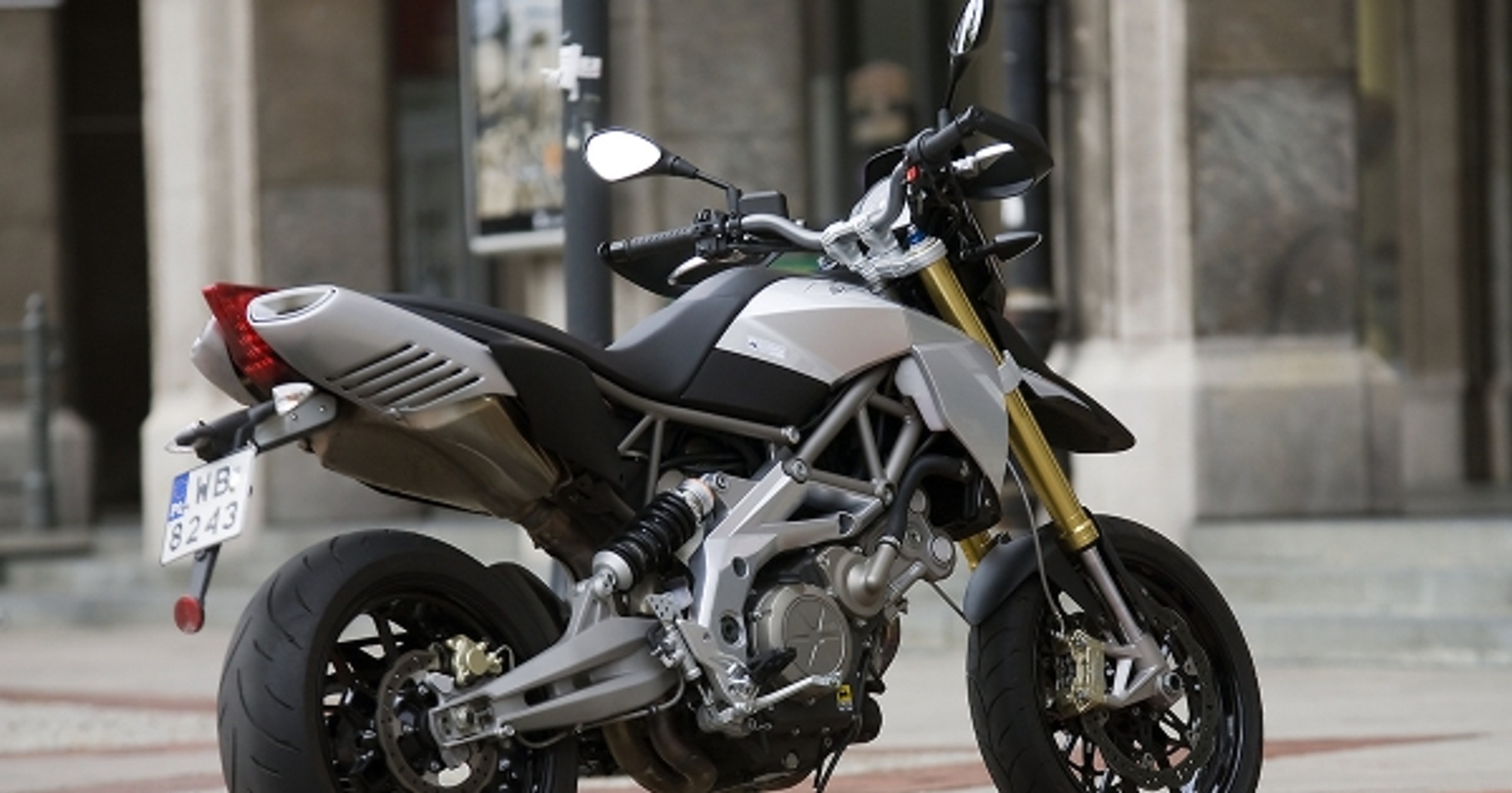 Aprilia Dorsoduro 750