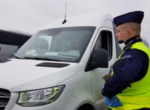 Ostatni taki weekend, od poniedziałku kontrole na granicach. Policja radzi: przygotujcie się