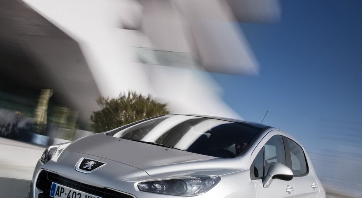 Odmłodzony Peugeot 308 od marca 2011 w sprzedaży