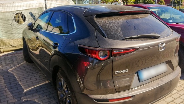 Mazda skradziona z wypożyczalni samochodów w Belgii