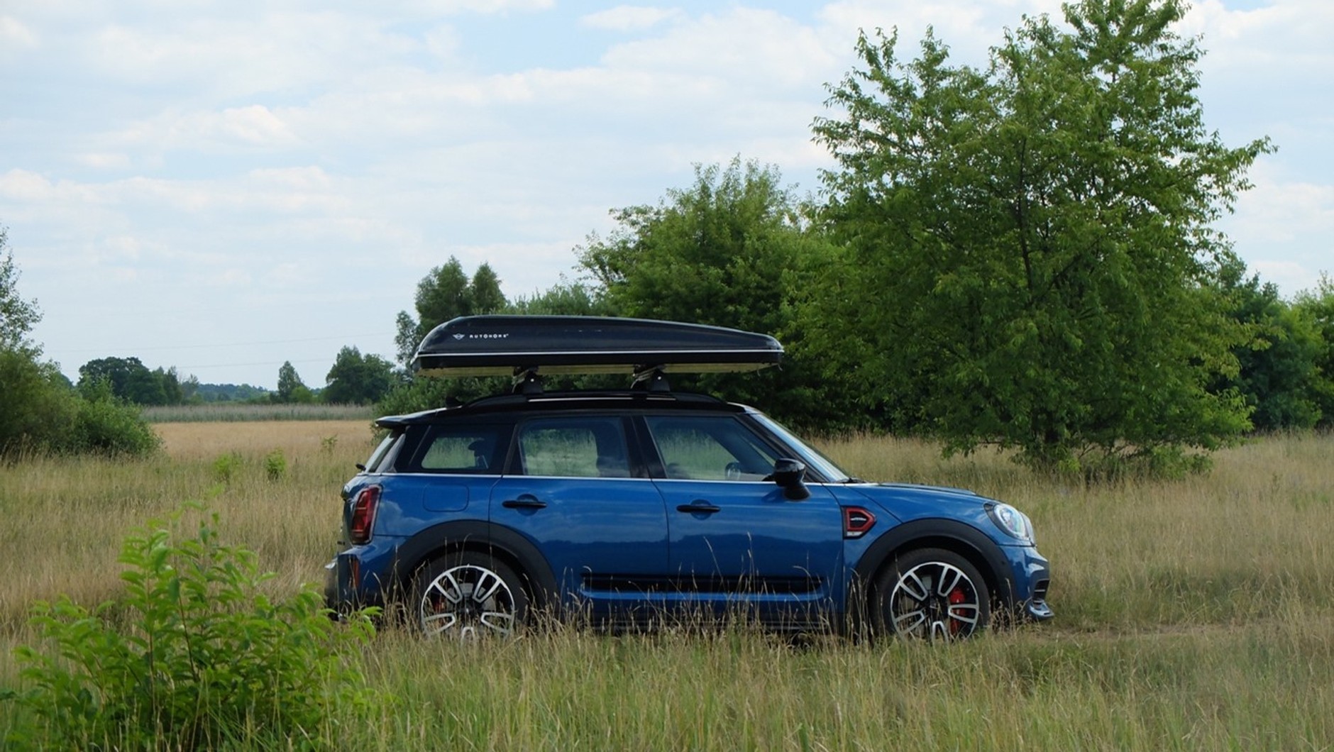 MINI z namiotem dachowym