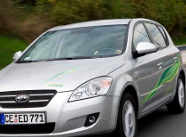 Paryż 2008: KIA cee’d z napędem hybrydowym - pierwsze próby drogowe