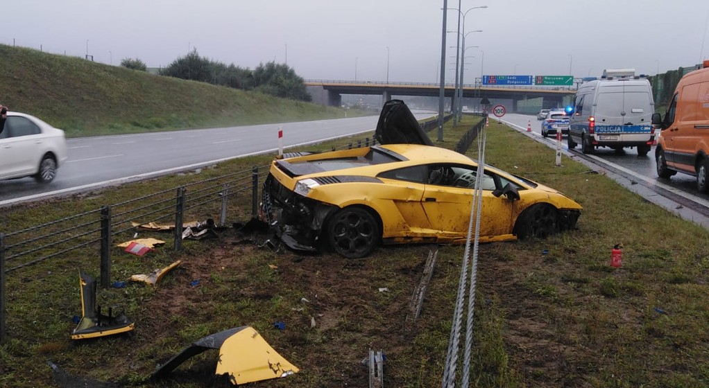 Lamborghini Gallardo rozbite na A1 w okolicach Torunia
