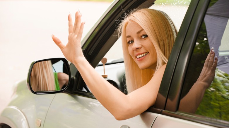 Kobieta za kółkiem