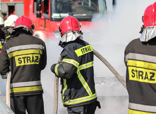 Rocznie płonie 8 tys. samochodów osobowych. Co jest najczęstszą przyczyną pożarów?