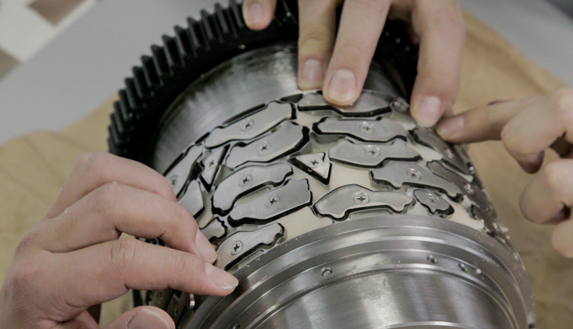 Krakersy w kształcie modeli Nissana