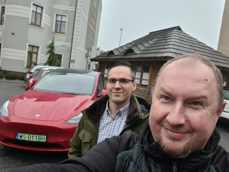 Jak się odbiera nową Teslę z salonu w Polsce? Sprawdziliśmy