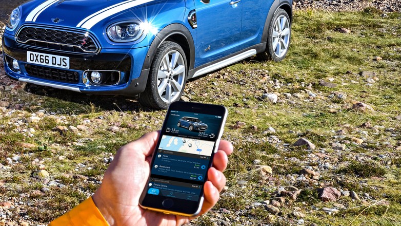 Mini Connected: wie dokąd zmierzasz i czy wystarczy paliwa