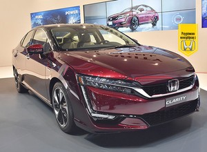 Genewa 2015 - Honda Clarity Fuel Cell
