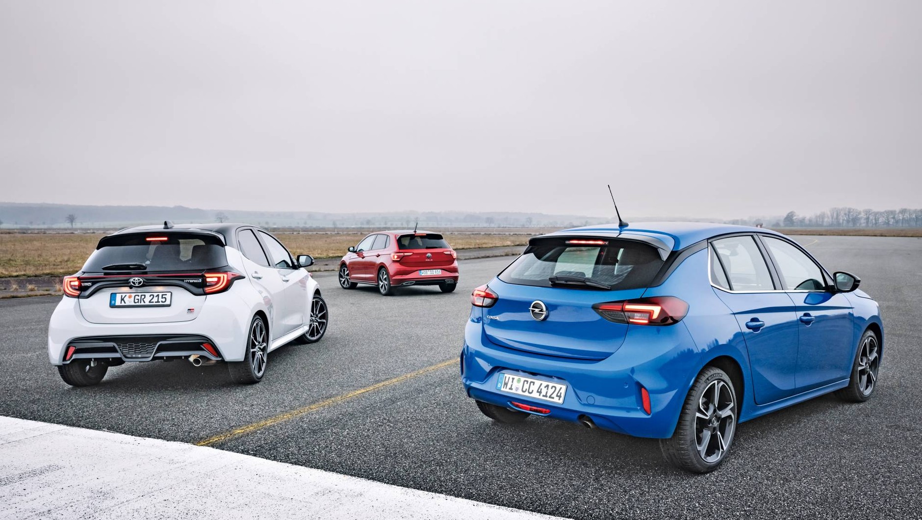 Toyota Yaris kontra Volkswagen Polo i Opel Corsa - czy hybryda Toyoty pokona niemiecką konkurencję?