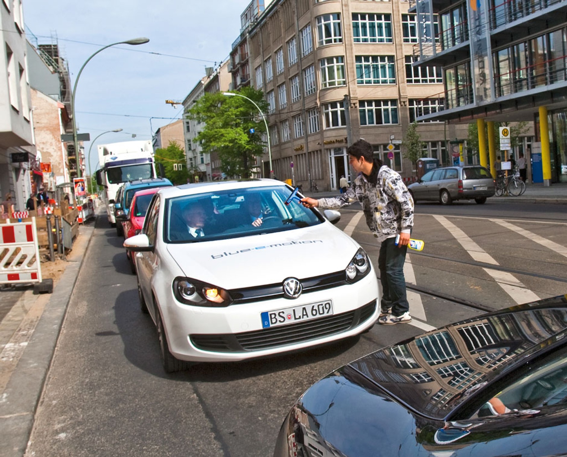 VW Golf Blue-e-motion: Na prąd, ale nadal Golf!