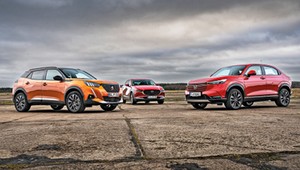 Szukasz auta dla rodziny? Sprawdziliśmy który model warto kupić - Hondę HR-V, Mazdę CX-30 czy Peugeota 2008