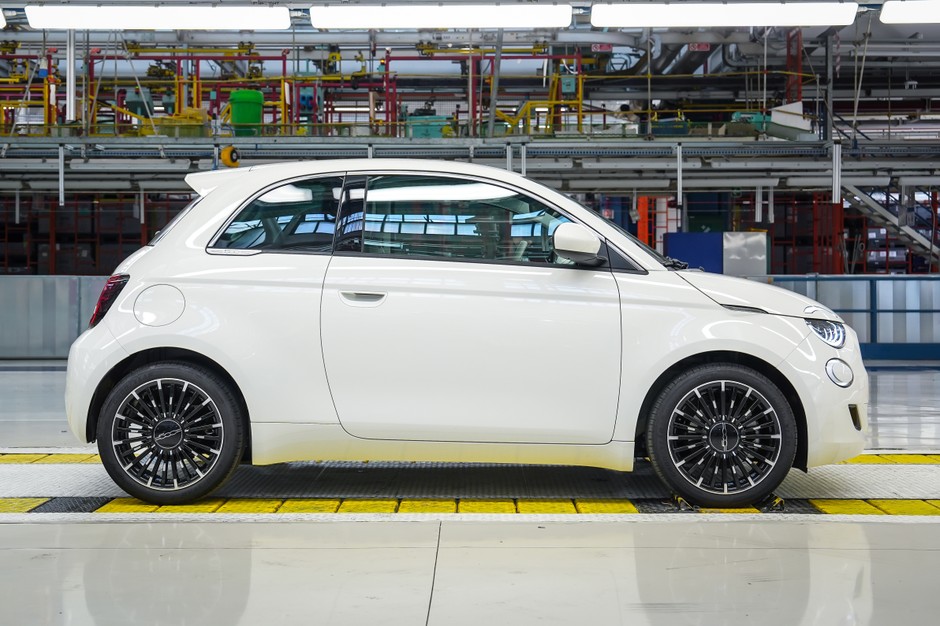 Fiat 500 Hybrid 2025