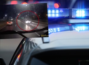 Podczas jazdy S5 spojrzał na prawy pas. Przecierał oczy ze zdumienia [WIDEO]