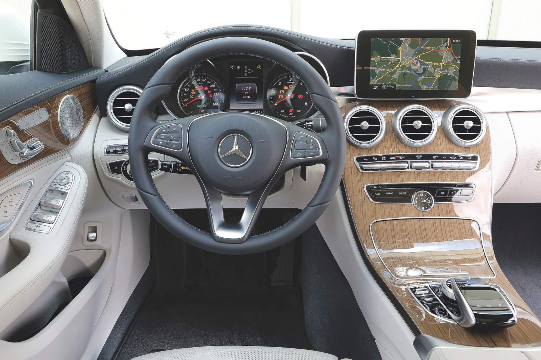 Audi A4 Avant 2.0 TDI Clean Diesel, BMW 320d Touring, Mercedes C250 BlueTec Kombi