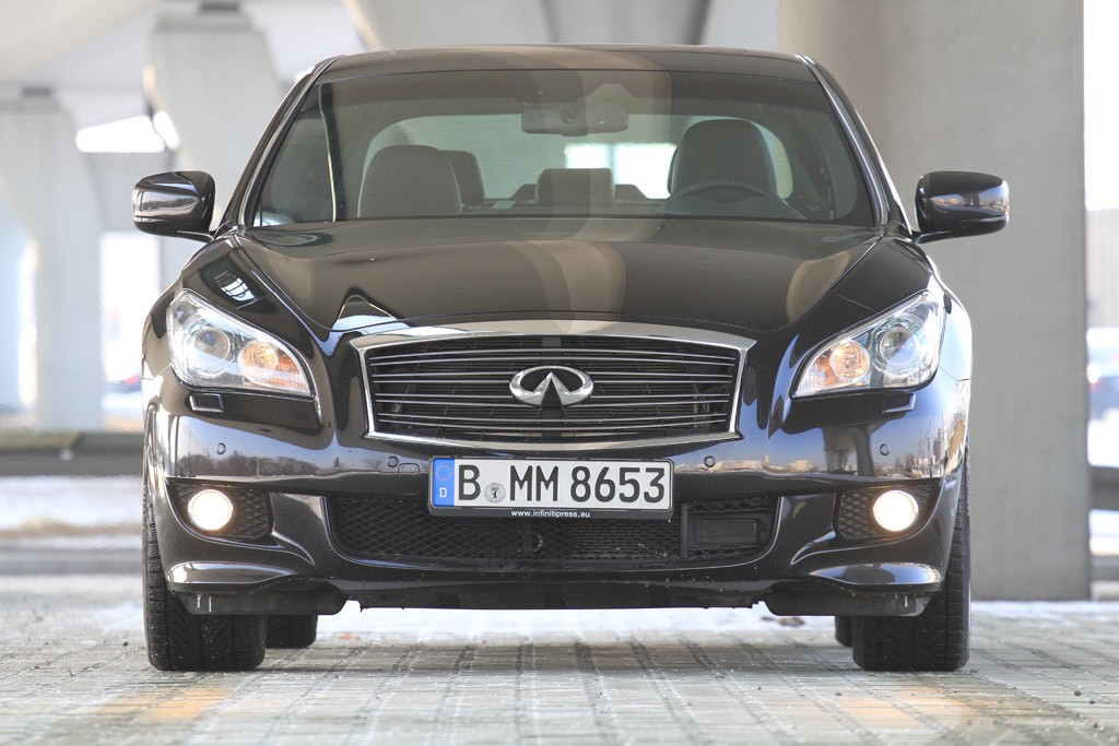 Infiniti M37: otoczyło nas  luksusem